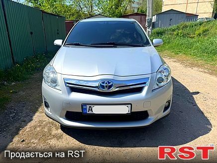 Тойота Ауріс 2010 у Харкові на Automoto.ua Сірий Тойота Ауріс, об'ємом двигуна 1.8 л та пробігом 175 тис. км за 9999 $, фото 1 на Automoto.ua