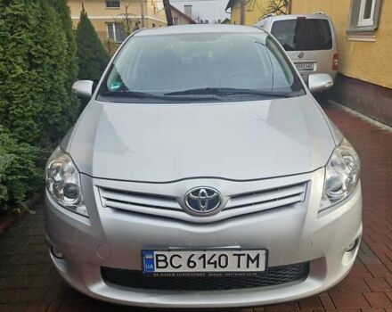 Серый Тойота Аурис, объемом двигателя 1.6 л и пробегом 99 тыс. км за 11500 $, фото 1 на Automoto.ua
