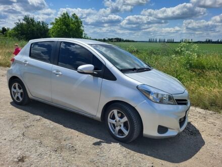 Сірий Тойота Ауріс, об'ємом двигуна 1.4 л та пробігом 120 тис. км за 7200 $, фото 1 на Automoto.ua