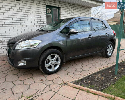 Сірий Тойота Ауріс, об'ємом двигуна 1.6 л та пробігом 129 тис. км за 9250 $, фото 1 на Automoto.ua