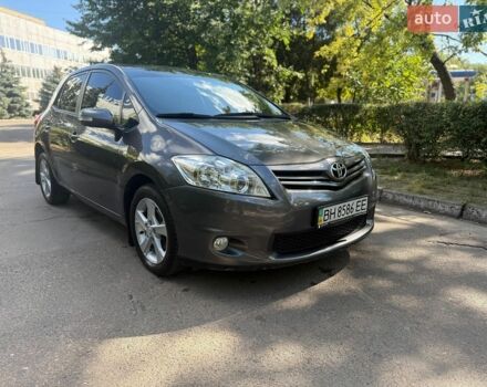 Сірий Тойота Ауріс, об'ємом двигуна 1.6 л та пробігом 116 тис. км за 10050 $, фото 1 на Automoto.ua