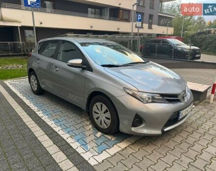 Сірий Тойота Ауріс, об'ємом двигуна 1.33 л та пробігом 119 тис. км за 9800 $, фото 1 на Automoto.ua