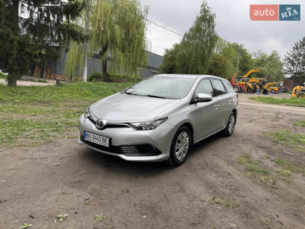 Тойота Аурис 2016 в Тернополе на Automoto.ua Серый Тойота Аурис, объемом двигателя 1.6 л и пробегом 175 тыс. км за 13100 $, фото 1 на Automoto.ua