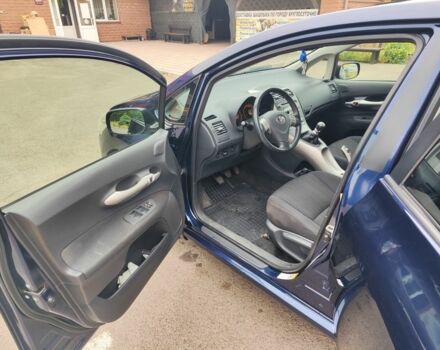 Синий Тойота Аурис, объемом двигателя 2 л и пробегом 2 тыс. км за 6500 $, фото 3 на Automoto.ua