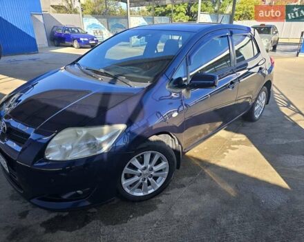 Синий Тойота Аурис, объемом двигателя 1.6 л и пробегом 250 тыс. км за 6500 $, фото 1 на Automoto.ua