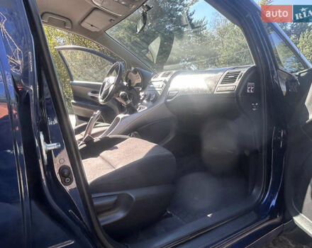 Синій Тойота Ауріс, об'ємом двигуна 1.6 л та пробігом 110 тис. км за 6700 $, фото 42 на Automoto.ua