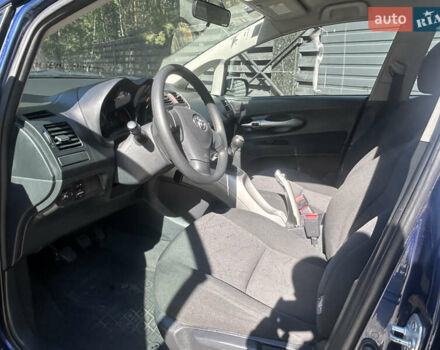 Синій Тойота Ауріс, об'ємом двигуна 1.6 л та пробігом 110 тис. км за 6700 $, фото 33 на Automoto.ua