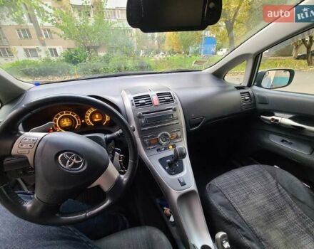 Синий Тойота Аурис, объемом двигателя 1.6 л и пробегом 120 тыс. км за 6500 $, фото 10 на Automoto.ua