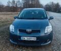 Синий Тойота Аурис, объемом двигателя 2 л и пробегом 250 тыс. км за 6500 $, фото 1 на Automoto.ua