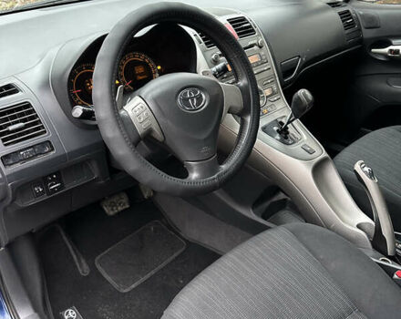 Синий Тойота Аурис, объемом двигателя 1.6 л и пробегом 210 тыс. км за 4850 $, фото 6 на Automoto.ua