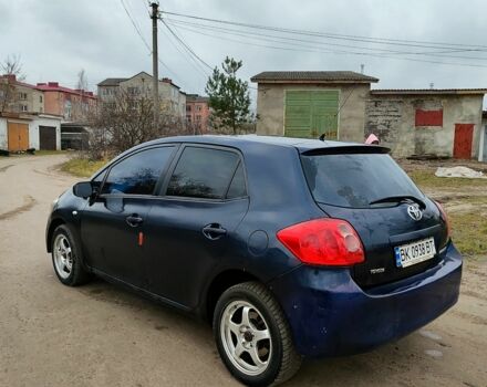 Синий Тойота Аурис, объемом двигателя 1.6 л и пробегом 390 тыс. км за 3650 $, фото 5 на Automoto.ua