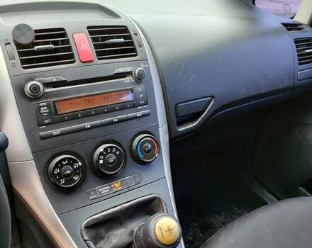 Синий Тойота Аурис, объемом двигателя 1.6 л и пробегом 390 тыс. км за 3650 $, фото 24 на Automoto.ua