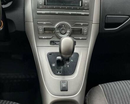 Синий Тойота Аурис, объемом двигателя 1.6 л и пробегом 278 тыс. км за 6000 $, фото 4 на Automoto.ua