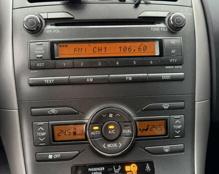 Синий Тойота Аурис, объемом двигателя 2 л и пробегом 180 тыс. км за 6950 $, фото 9 на Automoto.ua