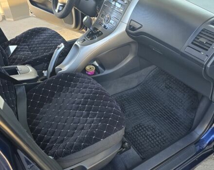 Синий Тойота Аурис, объемом двигателя 1.6 л и пробегом 250 тыс. км за 7200 $, фото 3 на Automoto.ua