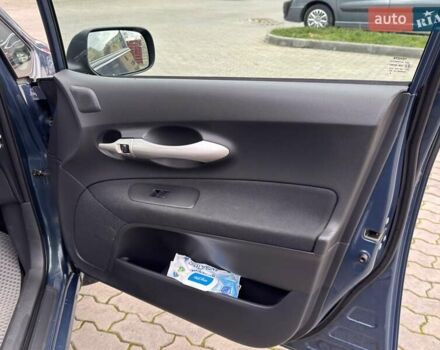 Синій Тойота Ауріс, об'ємом двигуна 0 л та пробігом 249 тис. км за 6300 $, фото 37 на Automoto.ua