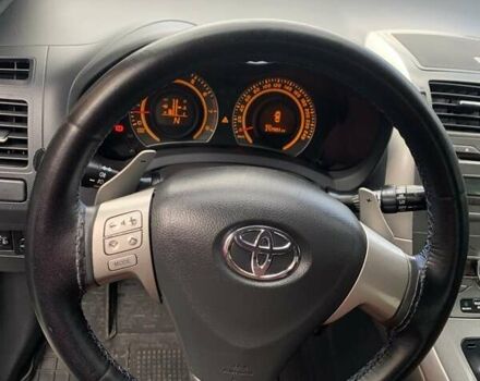 Синий Тойота Аурис, объемом двигателя 1.6 л и пробегом 217 тыс. км за 6200 $, фото 7 на Automoto.ua