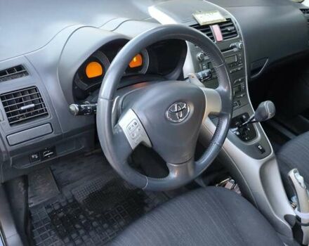 Синій Тойота Ауріс, об'ємом двигуна 1.6 л та пробігом 170 тис. км за 6500 $, фото 2 на Automoto.ua