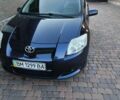 Синій Тойота Ауріс, об'ємом двигуна 1.6 л та пробігом 170 тис. км за 6500 $, фото 1 на Automoto.ua
