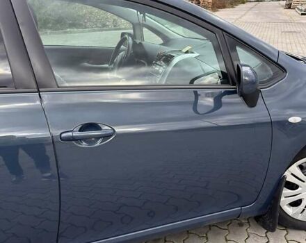 Синій Тойота Ауріс, об'ємом двигуна 0 л та пробігом 249 тис. км за 6300 $, фото 12 на Automoto.ua