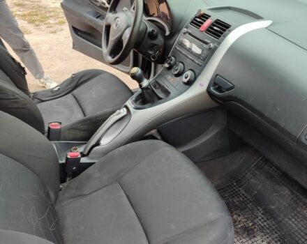 Синий Тойота Аурис, объемом двигателя 1.6 л и пробегом 390 тыс. км за 3650 $, фото 12 на Automoto.ua