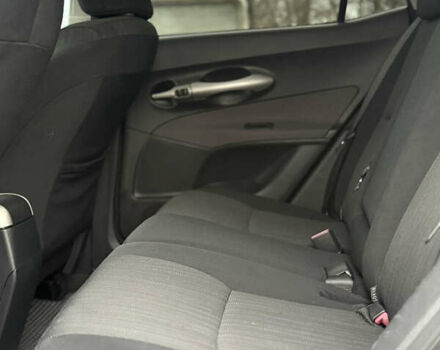 Синий Тойота Аурис, объемом двигателя 2 л и пробегом 180 тыс. км за 6950 $, фото 12 на Automoto.ua