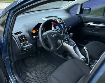 Синій Тойота Ауріс, об'ємом двигуна 1.6 л та пробігом 171 тис. км за 6990 $, фото 17 на Automoto.ua