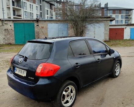 Синий Тойота Аурис, объемом двигателя 1.6 л и пробегом 390 тыс. км за 3650 $, фото 6 на Automoto.ua