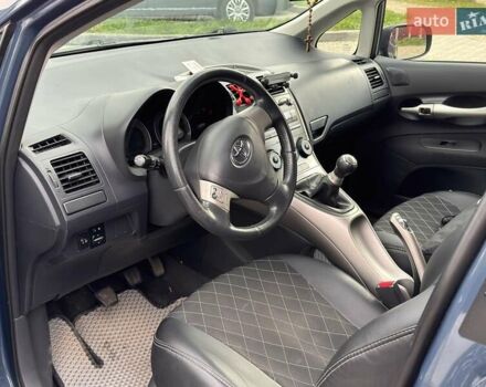 Синій Тойота Ауріс, об'ємом двигуна 0 л та пробігом 249 тис. км за 6300 $, фото 28 на Automoto.ua