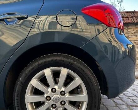 Синий Тойота Аурис, объемом двигателя 2 л и пробегом 265 тыс. км за 6400 $, фото 9 на Automoto.ua