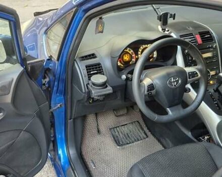 Синій Тойота Ауріс, об'ємом двигуна 1.6 л та пробігом 188 тис. км за 9700 $, фото 6 на Automoto.ua