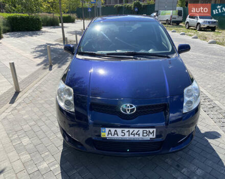 Синий Тойота Аурис, объемом двигателя 1.6 л и пробегом 156 тыс. км за 9500 $, фото 1 на Automoto.ua
