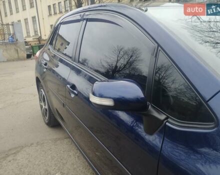 Синій Тойота Ауріс, об'ємом двигуна 2 л та пробігом 211 тис. км за 6800 $, фото 6 на Automoto.ua