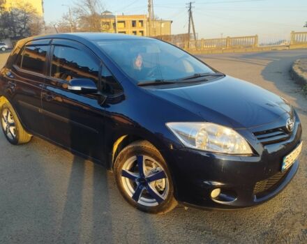 Тойота Ауріс 2010 у Чернівцях на Automoto.ua Синій Тойота Ауріс, об'ємом двигуна 2 л та пробігом 214 тис. км за 6800 $, фото 3 на Automoto.ua
