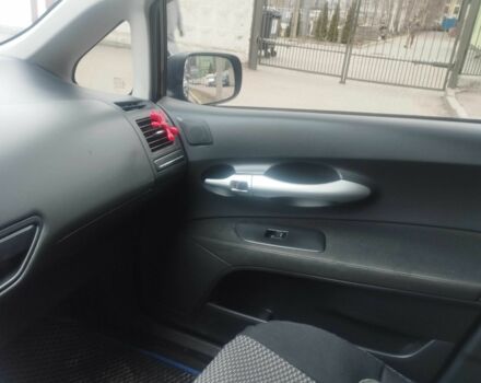 Тойота Ауріс 2010 у Чернівцях на Automoto.ua Синій Тойота Ауріс, об'ємом двигуна 2 л та пробігом 214 тис. км за 6800 $, фото 9 на Automoto.ua