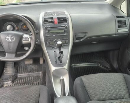 Синий Тойота Аурис, объемом двигателя 1.6 л и пробегом 191 тыс. км за 9500 $, фото 4 на Automoto.ua