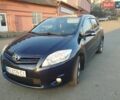 Синій Тойота Ауріс, об'ємом двигуна 2 л та пробігом 214 тис. км за 6250 $, фото 1 на Automoto.ua