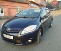 Синій Тойота Ауріс, об'ємом двигуна 2 л та пробігом 214 тис. км за 6300 $, фото 1 на Automoto.ua
