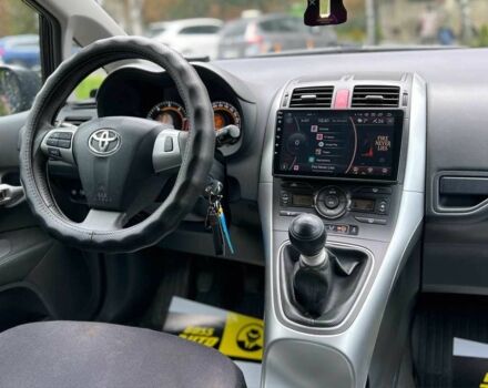 Синій Тойота Ауріс, об'ємом двигуна 1.4 л та пробігом 247 тис. км за 7600 $, фото 15 на Automoto.ua