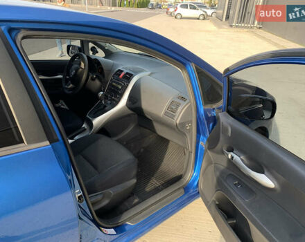 Синій Тойота Ауріс, об'ємом двигуна 1.6 л та пробігом 165 тис. км за 9900 $, фото 15 на Automoto.ua