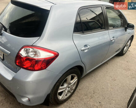 Синий Тойота Аурис, объемом двигателя 1.8 л и пробегом 163 тыс. км за 9900 $, фото 5 на Automoto.ua