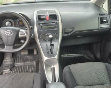 Синій Тойота Ауріс, об'ємом двигуна 1.6 л та пробігом 188 тис. км за 9700 $, фото 1 на Automoto.ua