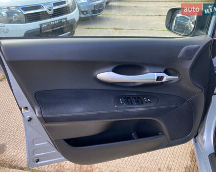 Синій Тойота Ауріс, об'ємом двигуна 1.8 л та пробігом 268 тис. км за 10399 $, фото 87 на Automoto.ua