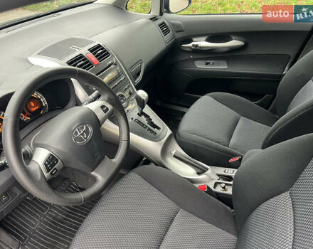 Синий Тойота Аурис, объемом двигателя 1.6 л и пробегом 53 тыс. км за 11900 $, фото 28 на Automoto.ua