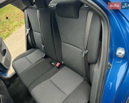 Синий Тойота Аурис, объемом двигателя 1.6 л и пробегом 53 тыс. км за 11900 $, фото 52 на Automoto.ua