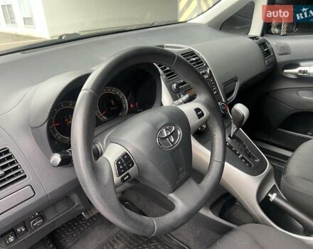 Синий Тойота Аурис, объемом двигателя 1.6 л и пробегом 113 тыс. км за 11600 $, фото 11 на Automoto.ua