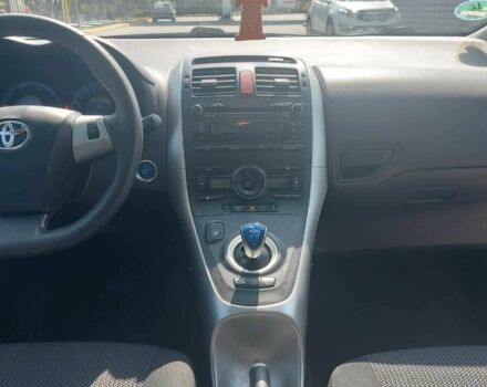 Синий Тойота Аурис, объемом двигателя 1.8 л и пробегом 220 тыс. км за 10260 $, фото 5 на Automoto.ua