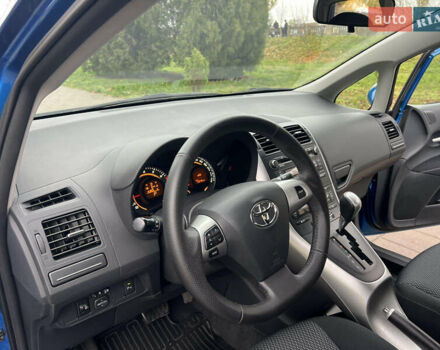 Синий Тойота Аурис, объемом двигателя 1.6 л и пробегом 53 тыс. км за 11900 $, фото 47 на Automoto.ua