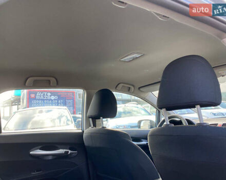 Синій Тойота Ауріс, об'ємом двигуна 1.8 л та пробігом 268 тис. км за 10399 $, фото 31 на Automoto.ua