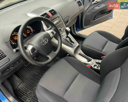 Синий Тойота Аурис, объемом двигателя 1.6 л и пробегом 53 тыс. км за 11900 $, фото 48 на Automoto.ua